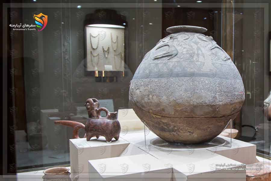 معماری و فضای داخلی موزه آبگینه و سفالینه تهران